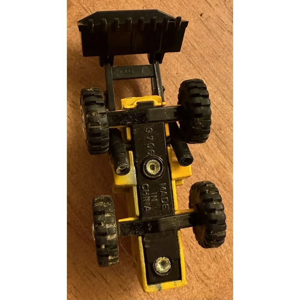 Vintage Die Cast‎ Tractor Shovel No. 9706 Yellow and Black 1/64 Scale